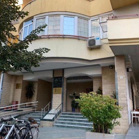 Urban Charm Studio With Balcony Tiran Dış mekan fotoğraf