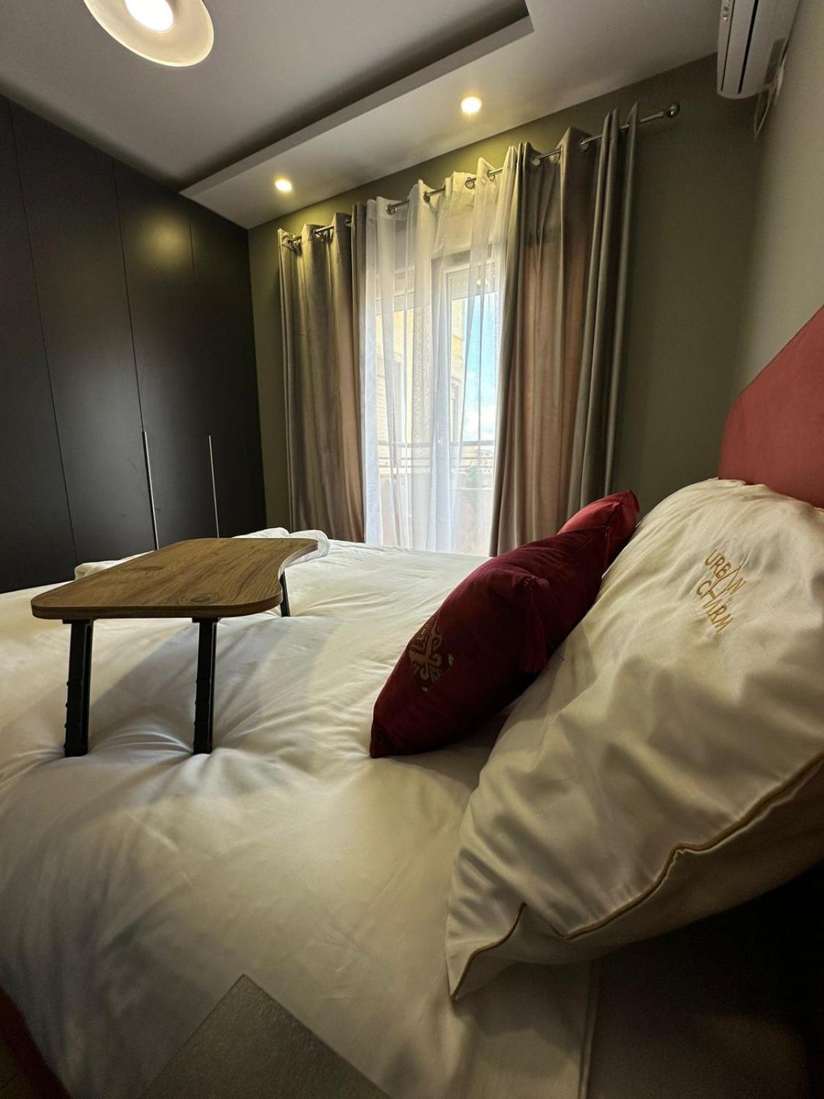 Urban Charm Studio With Balcony Tiran Dış mekan fotoğraf